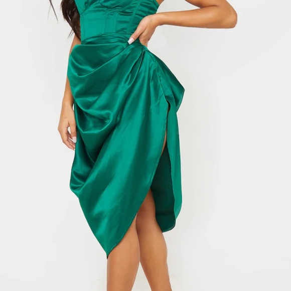 PrettyLittleThing Dresses & Skirts - PrettyLittleThing skirt